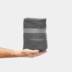 Quechua COUVERTURE EN POLAIRE - 150 X 130 CM -Meilleur Camping Magasin couverture en polaire 150 x 130 cm 2